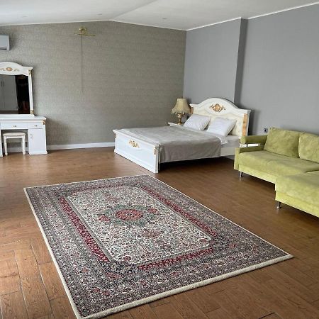 Ferienwohnung Club City House Klumba Odessa Exterior foto