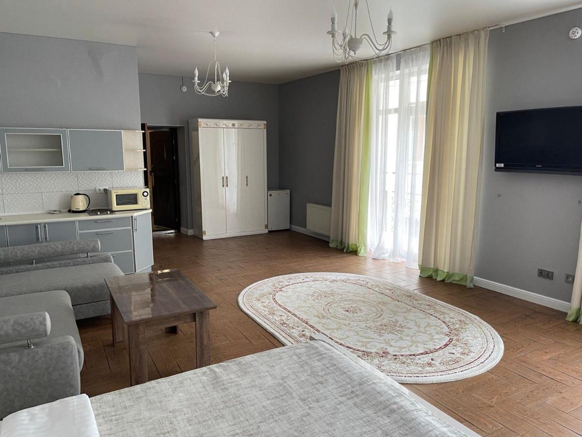 Ferienwohnung Club City House Klumba Odessa Exterior foto
